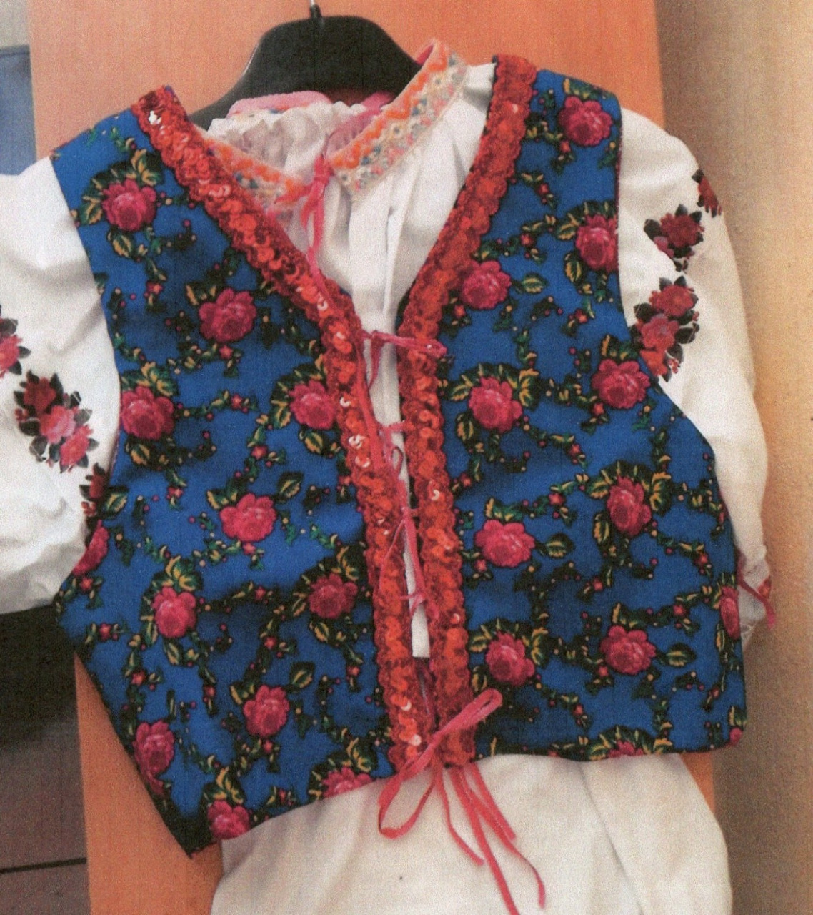 Lajblík ženský Hrušov